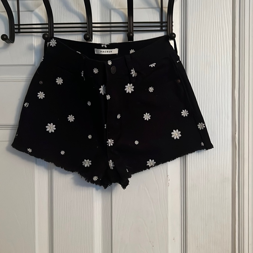 PACSUN daisy shorts size size 24